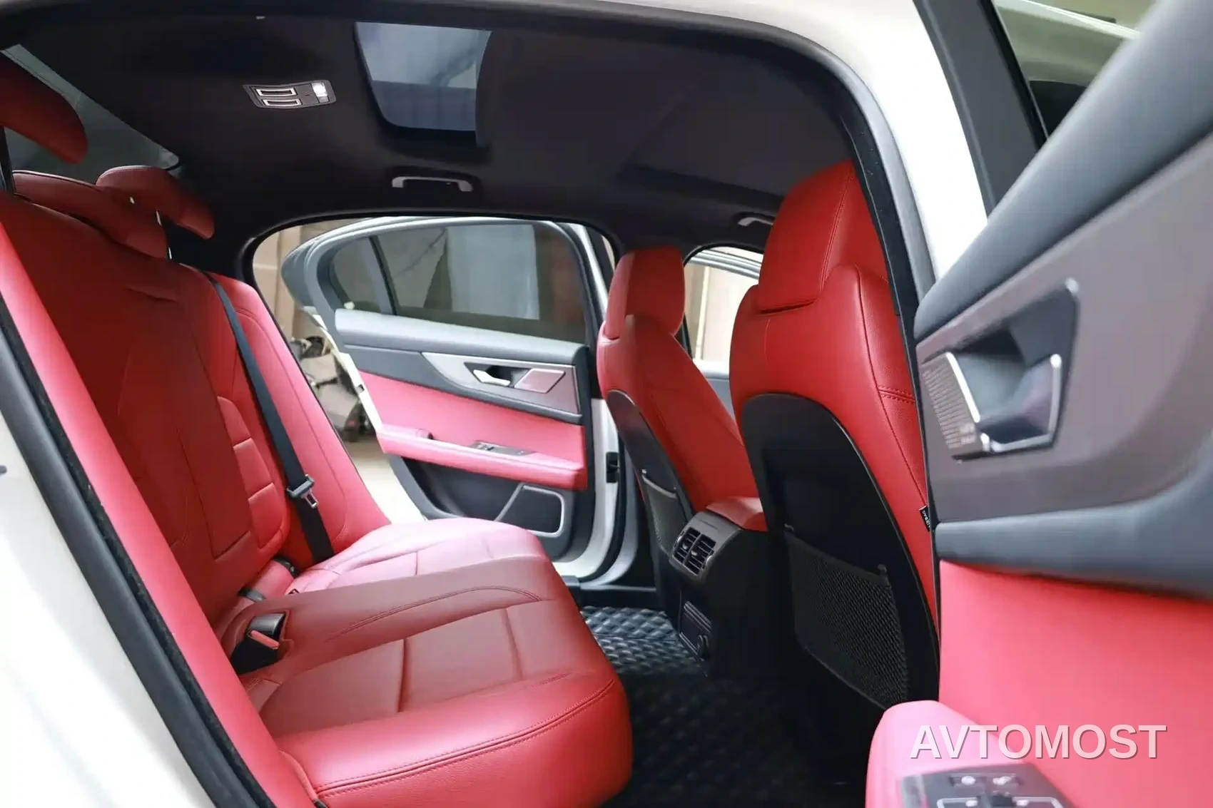Jaguar XEL 2021 2.0T 200PS R-DYNAMIC Youth Sport Edition — фото 7