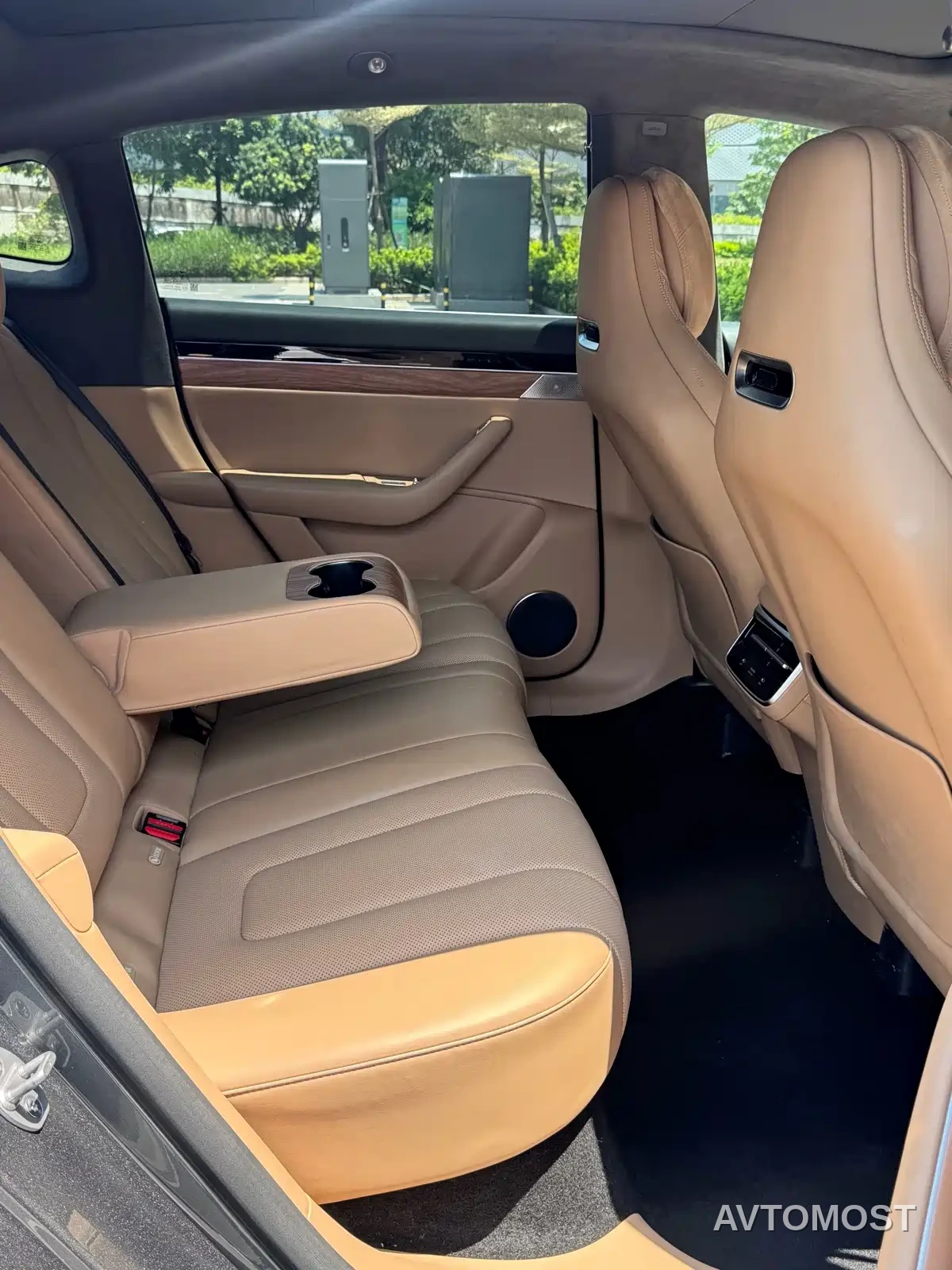 Zhijie Luxeed R7 2025 Extended Range 251km Pro — фото 14