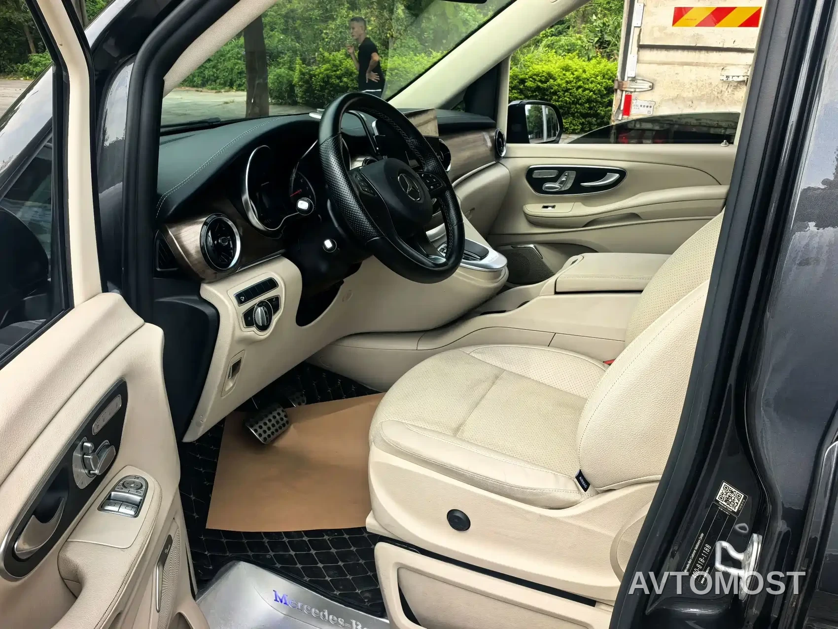 Mercedes-Benz V-Class 2022 V 260 Prestige Edition — фото 10