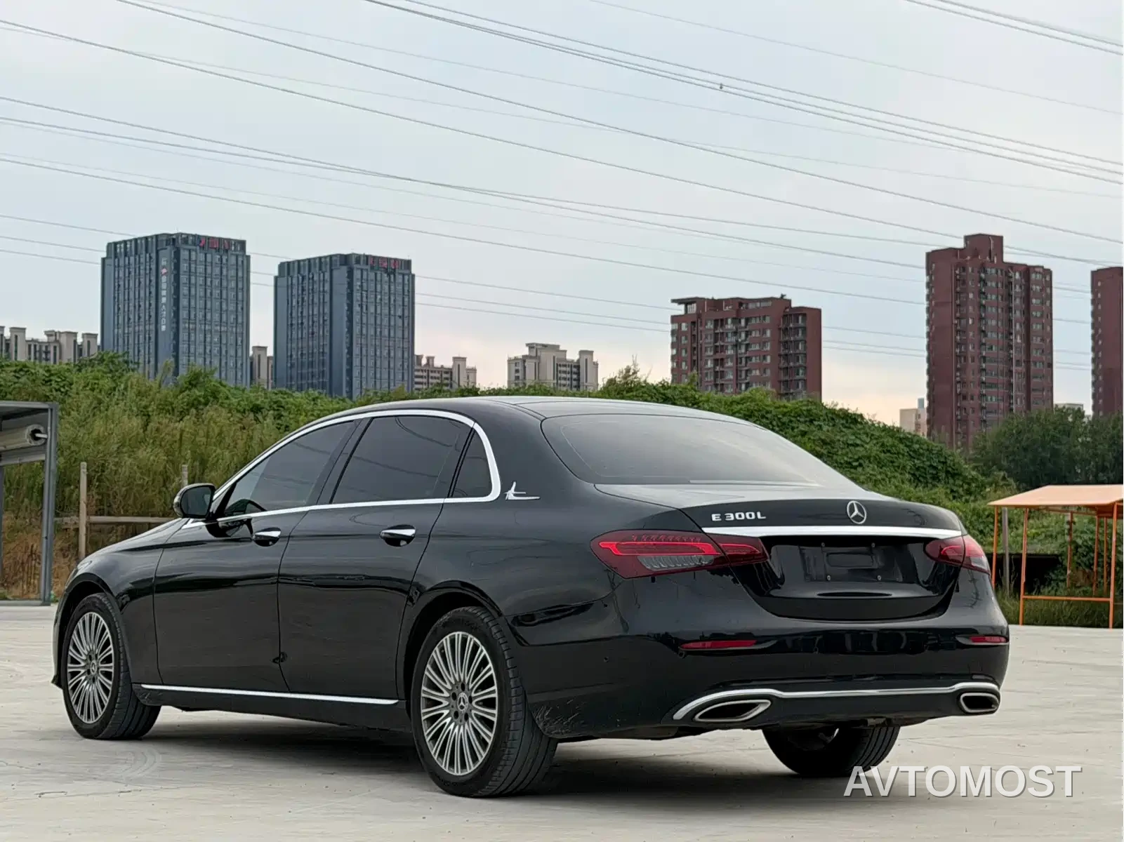 Mercedes-Benz E-Class 2023 E 300 L Luxury — фото 5