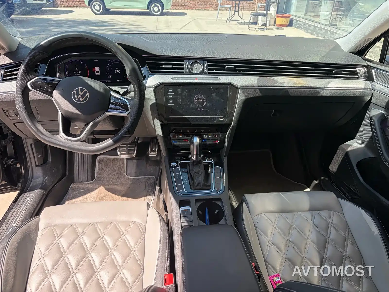 Volkswagen Magotan 2023 2 Million Units Anniversary Edition 330TSI DSG Leading Type — фото 5